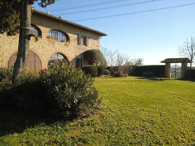 Case e ville in vendita di 550 m² in Via Coeliaula, 8