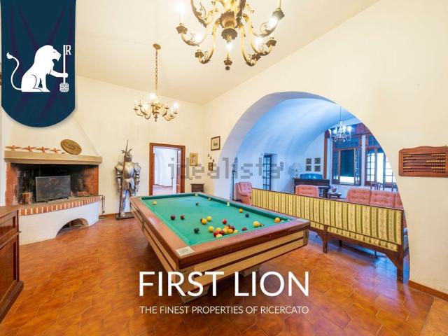 Case e ville in vendita di 550 m² in Via Cavalieri
