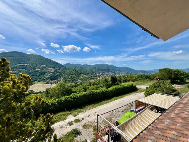 Case e ville in vendita di 550 m² in Via Cavone