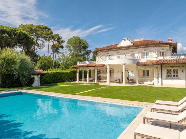 Case e ville in vendita di 550 m² in Via Ardengo Soffici