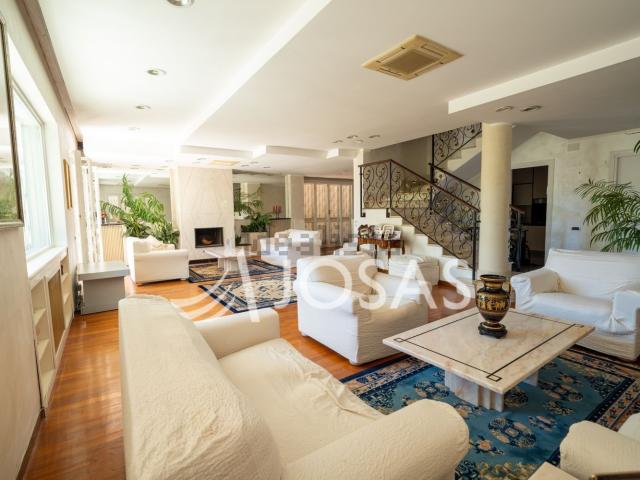 Case e ville in vendita di 550 m² in Via della Nocetta