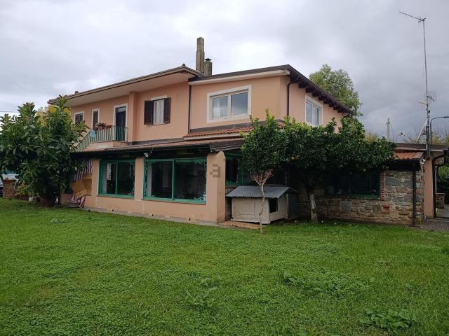 Case e ville in vendita di 550 m² in Via Fornace, 1