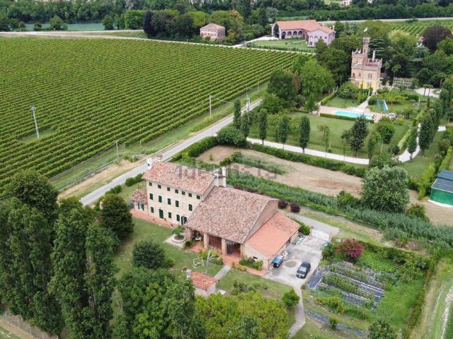 Case e ville in vendita di 550 m² in Via Molinato