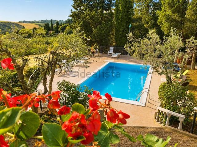 Case e ville in vendita di 550 m² in Via Montelupo, 91