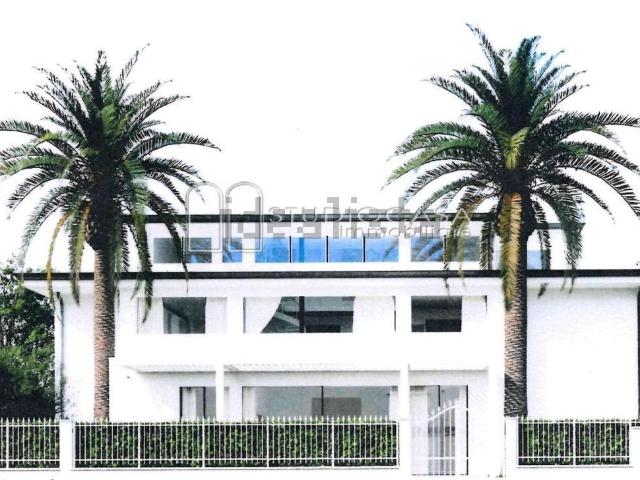Case e ville in vendita di 550 m² in Via Nazario Sauro