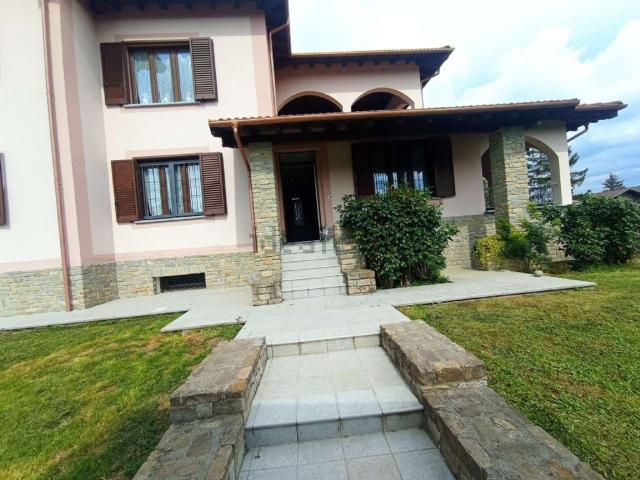 Case e ville in vendita di 550 m² in Via Santuario