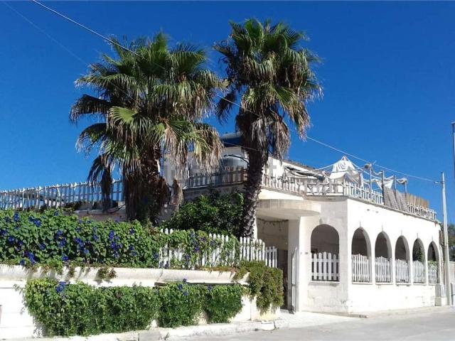Case e ville in vendita di 550 m² in Via Portofino, 27