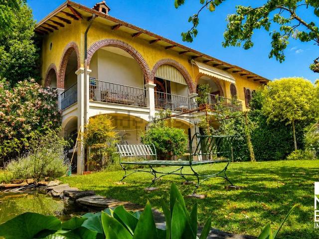 Case e ville in vendita di 550 m² in Via Propositura