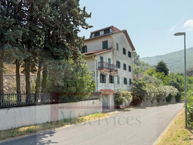 Case e ville in vendita di 550 m² in Via Roma, 7