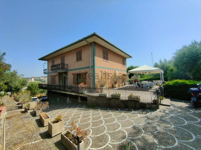 Case e ville in vendita di 550 m² in Vicolo Olivella