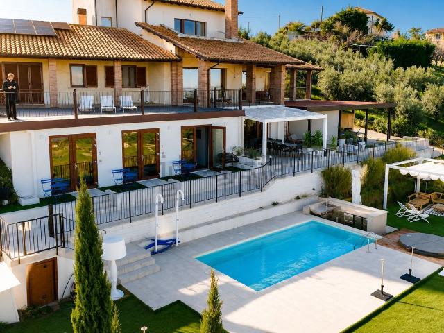 Case e ville in vendita di 550 m² in Contrada Colle Sciarra