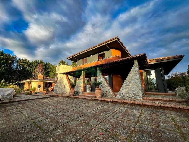 Case e ville in vendita di 550 m² in Strada Provinciale 57