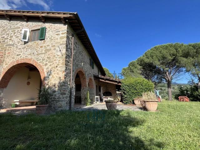 Case e ville in vendita di 551 m² in Via 1 Maggio