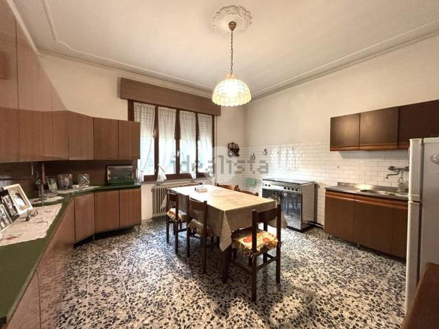 Case e ville in vendita di 551 m² in Via Mestrina
