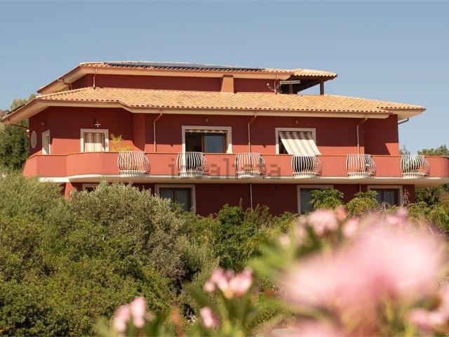 Case e ville in vendita di 551 m² in Strada Quattro