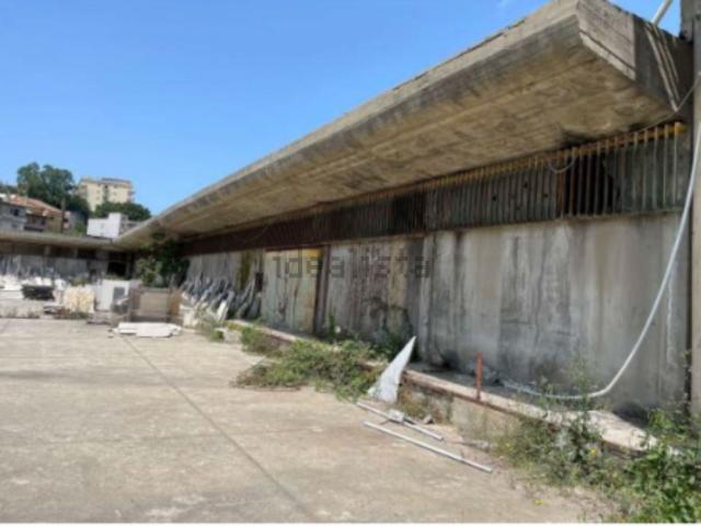 Case e ville in vendita di 552 m² in Strada Statale 18 Tirreno Inferiore