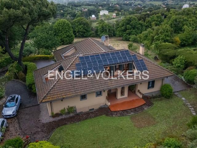 Case e ville in vendita di 554 m² in Via del Tuscolo
