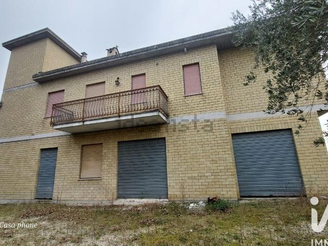 Case e ville in vendita di 556 m² in Via Colle Arena