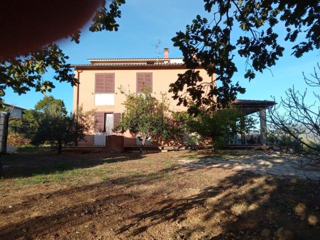 Case e ville in vendita di 556 m² in Via Parenti, 9