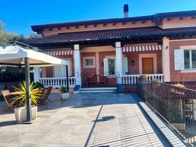 Case e ville in vendita di 560 m²