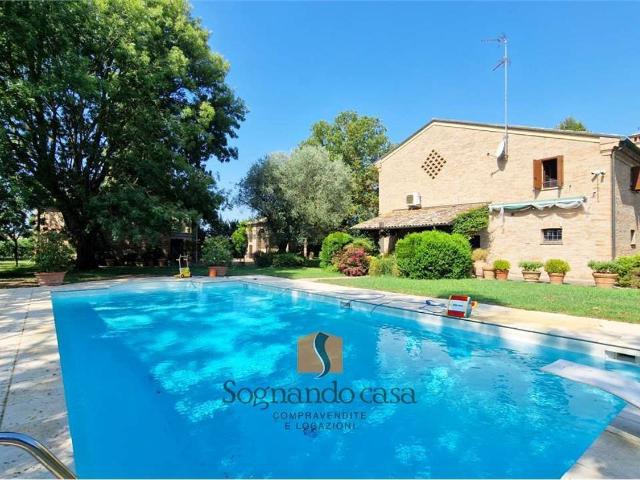 Case e ville in vendita di 560 m² in Via Aguta, 92