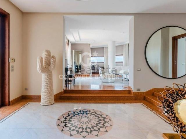 Case e ville in vendita di 560 m² in Via G.Garibaldi