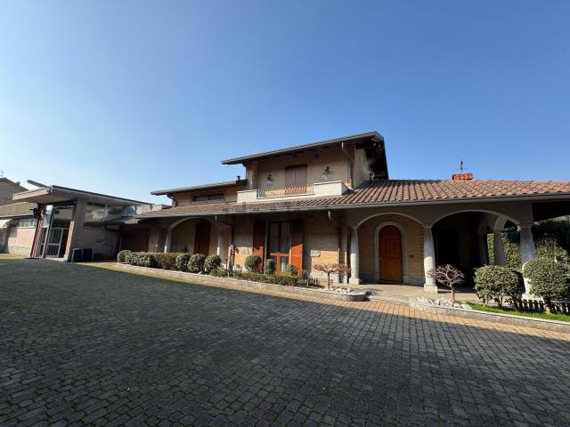 Case e ville in vendita di 560 m² in Via Giuseppe Verdi, 54