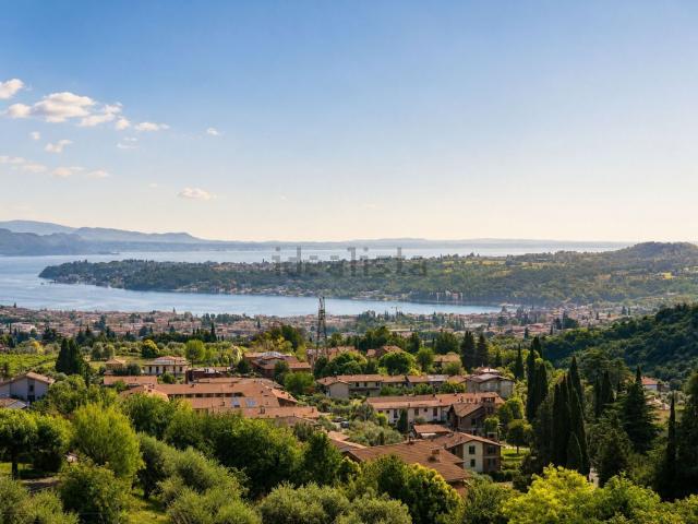 Case e ville in vendita di 561 m² in Via San Pietro, 85