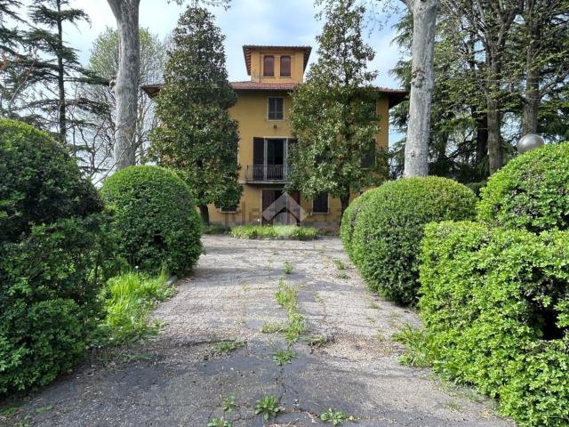 Case e ville in vendita di 565 m² in Via Girondola, 152