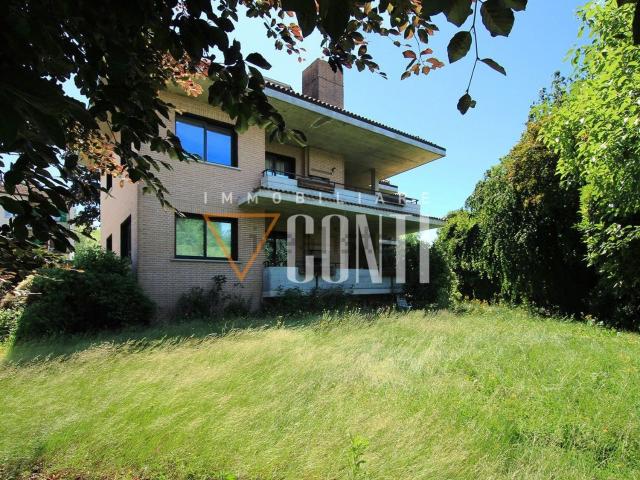 Case e ville in vendita di 566 m² in Vicolo dei Prati, 2