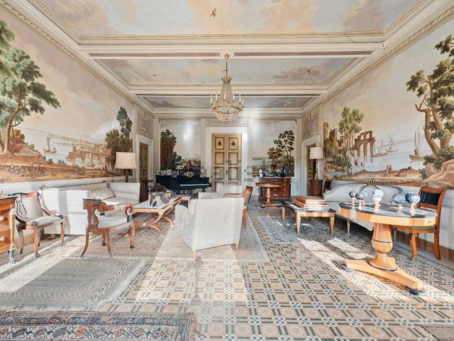 Case e ville in vendita di 567 m² in Via Vittorio Emanuele