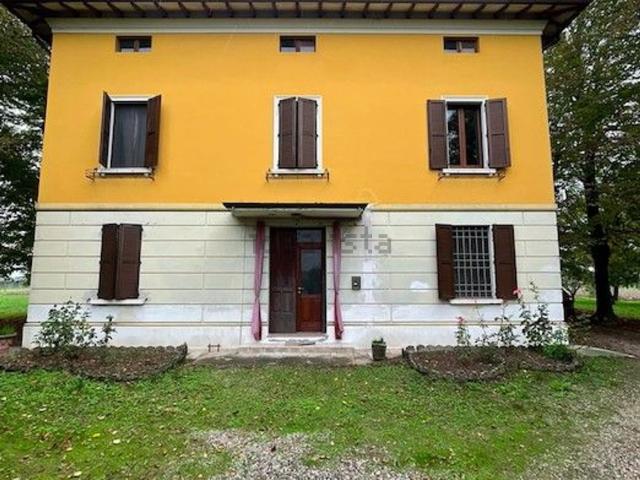 Case e ville in vendita di 569 m²
