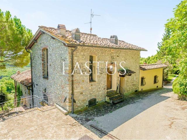 Case e ville in vendita di 570 m² in Via Dante da Castiglione, 10