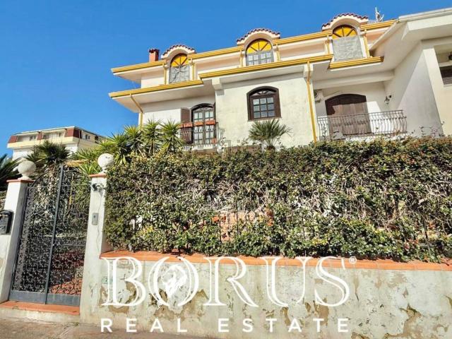 Case e ville in vendita di 570 m² in Via Imperia
