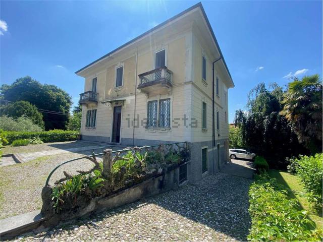 Case e ville in vendita di 570 m² in Via Roma, 75