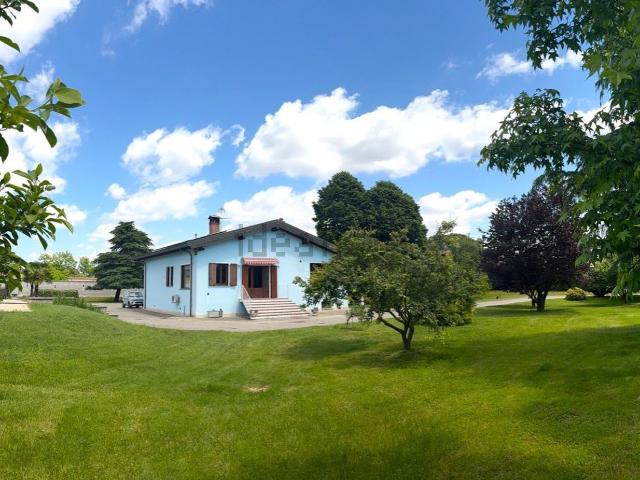 Case e ville in vendita di 570 m² in Via Roma, 35
