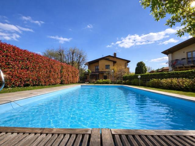 Case e ville in vendita di 570 m² in Viale Piemonte