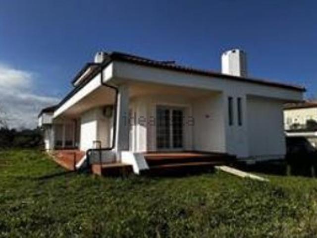 Case e ville in vendita di 571 m² in Via Ponza, 40