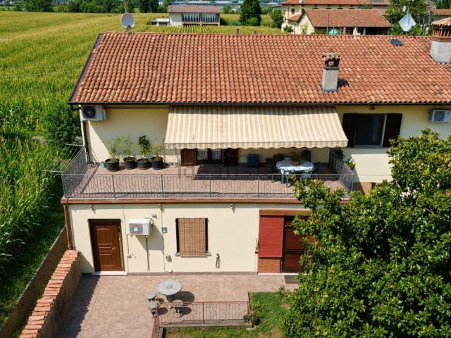 Case e ville in vendita di 574 m²