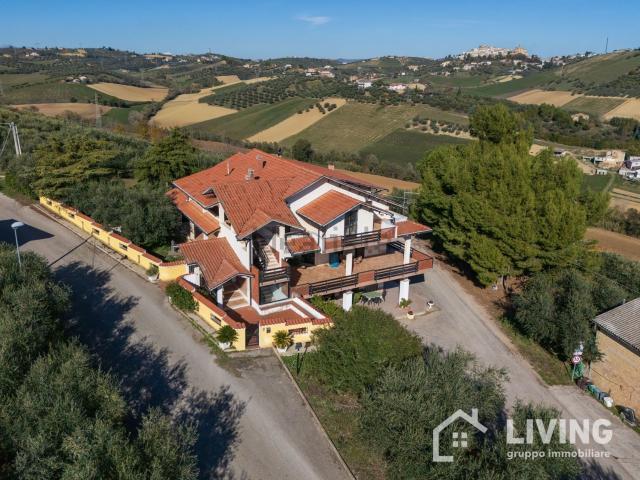 Case e ville in vendita di 575 m² in Contrada Rielli, 1