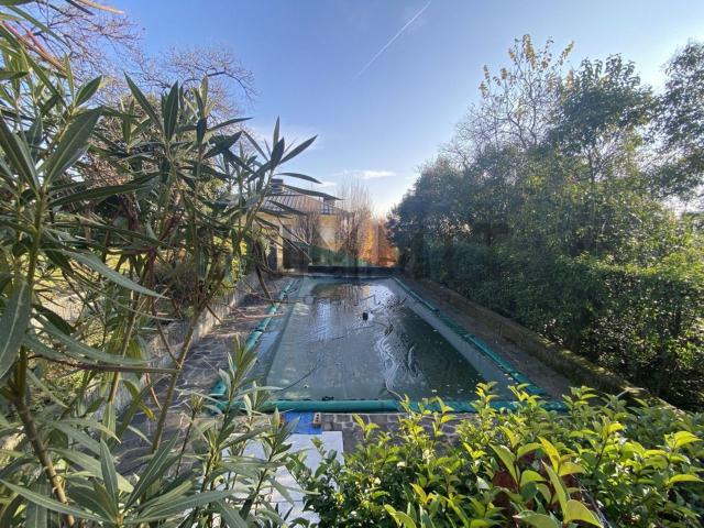 Case e ville in vendita di 580 m² in Via Battaglione Val Leogra