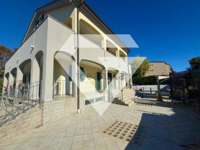 Villetta a schiera in vendita di 580 m²