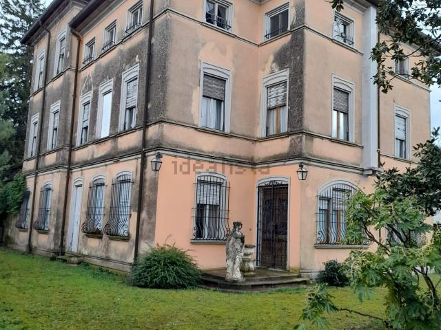 Case e ville in vendita di 580 m² in Via della Chiesa, 4