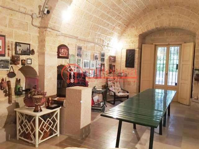 Case e ville in vendita di 581 m² in Via Sant&apos  Annibale Maria di Francia