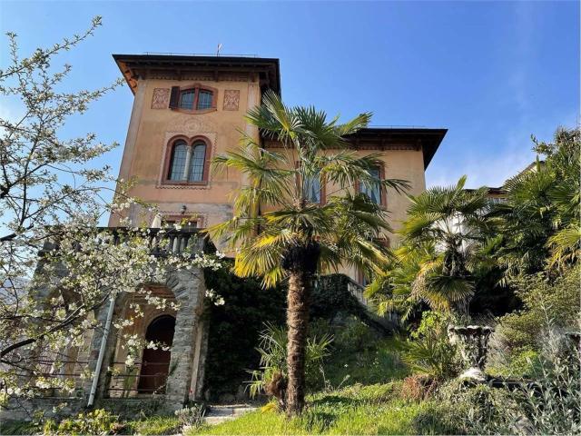 Case e ville in vendita di 588 m²