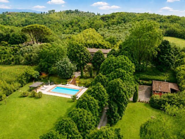 Case e ville in vendita di 588 m² in Via di Tiglio, 33
