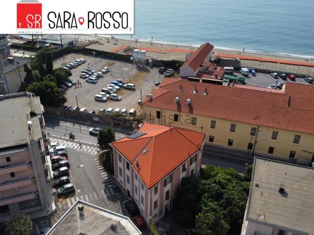 Villetta bifamiliare in vendita di 590 m² in Via Nizza, 18