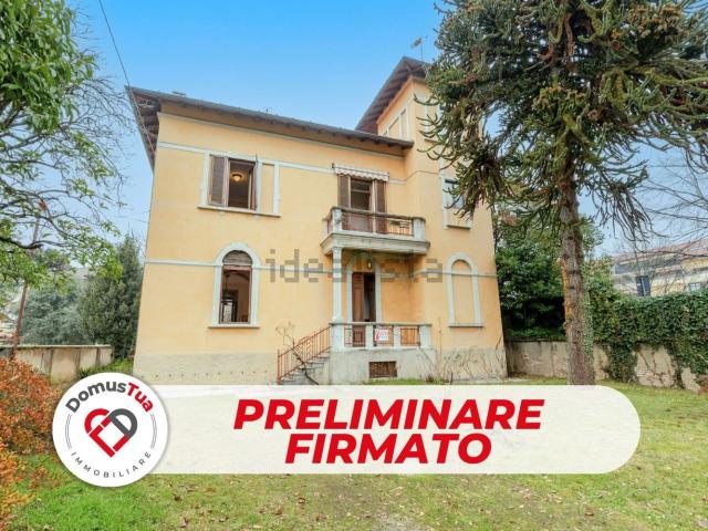 Case e ville in vendita di 590 m² in Via Zini, 9
