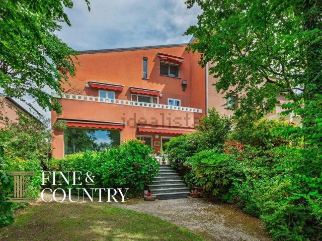 Case e ville in vendita di 600 m²