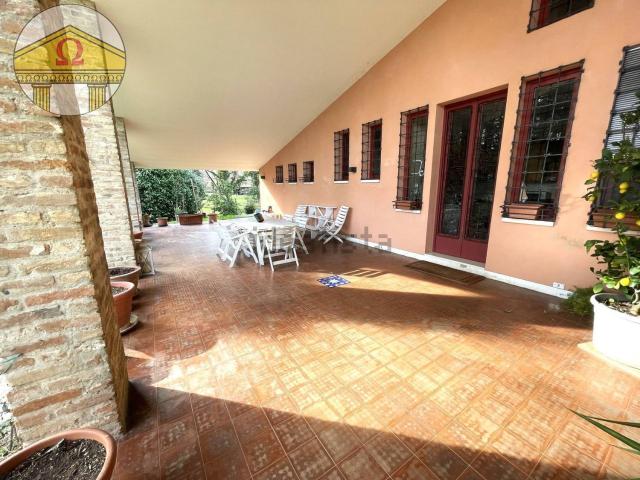 Case e ville in vendita di 600 m²